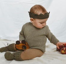 Load image into Gallery viewer, handmade crown accessory - olive
